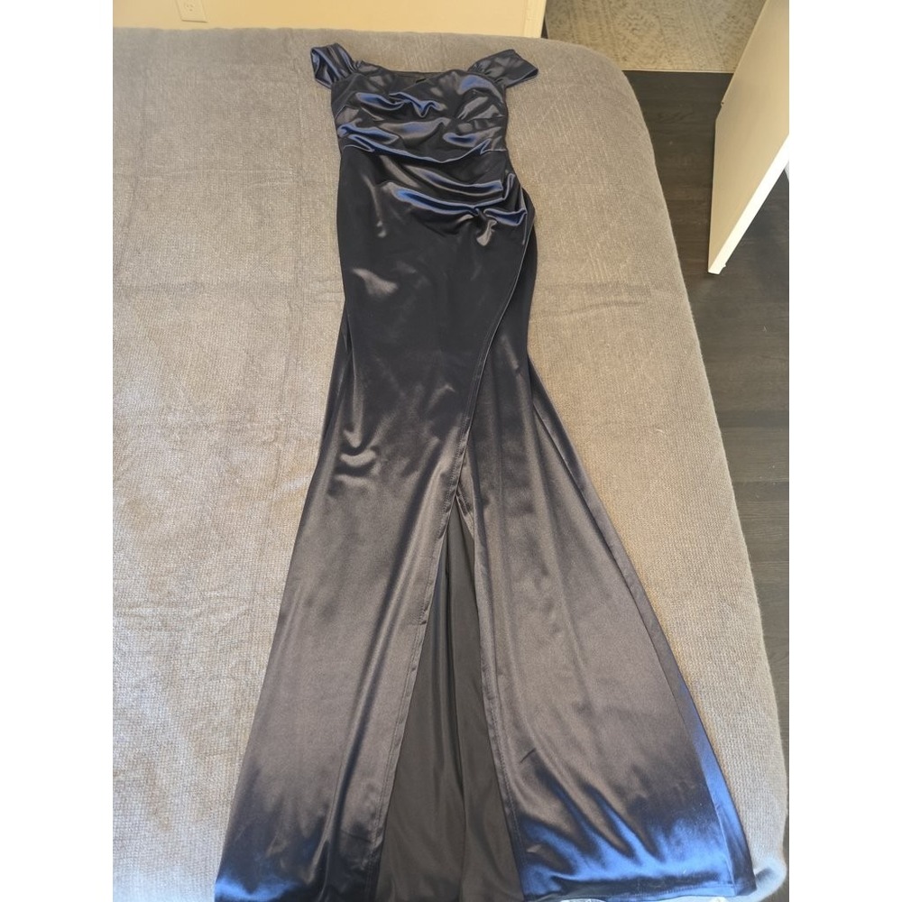 Windsor Navy Blue Satin Off Shoulder Ruched Formal Gown Maxi Dress Womens Small